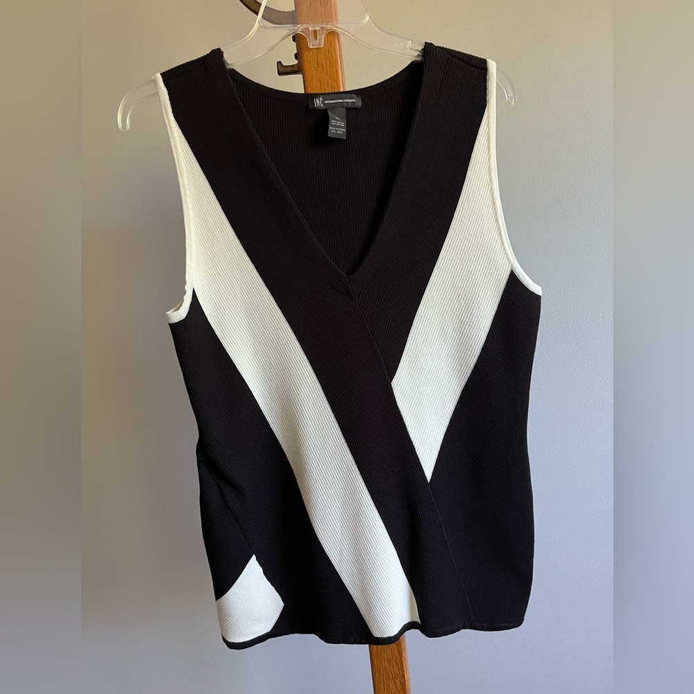 INC New Without Tags Cable sleeveless sweater